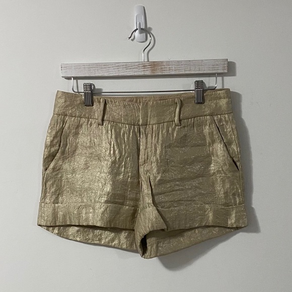 Club Monaco Metallic Gold Cuffed Shorts Size 0 - Picture 2 of 8